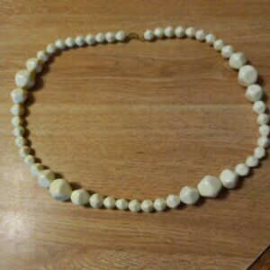 VINTAGE Sign TRIFARI MULTI SIZE LUCITE BEADS NECKLACE